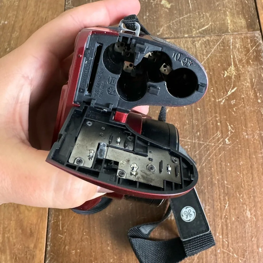 GE‎ X5 Power Pro Series 14.1 MP Digital Camera with 15X Optical Zoom Red WORKS